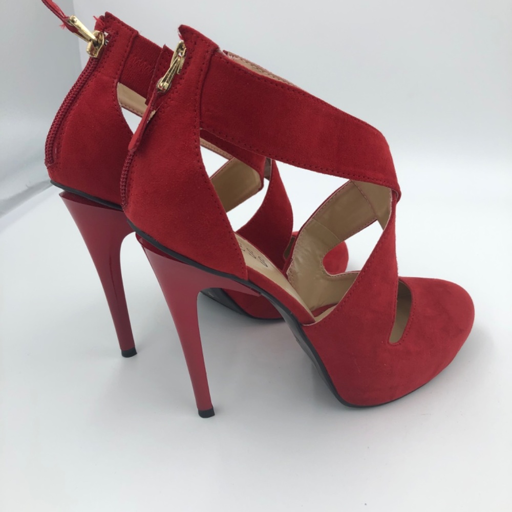 Shoes - Picture 3 of 4
